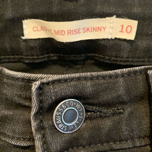 Levi’s mid rise skinny jeans - Picture 2 of 3